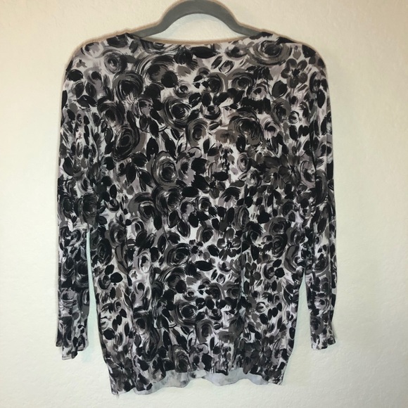 H&M Cardigan Black, Grey & White Roses Floral Cardigan Sweater Sz 14 (US) GUC - Picture 11 of 11